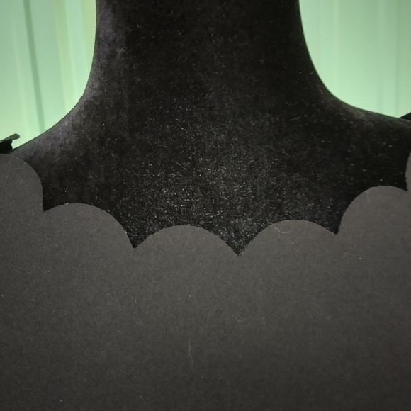 Women's Black Top Blouse Scalloped Neckline & Hem Size Medium - Picture 2 of 4